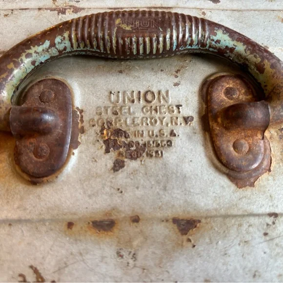 Rustic Union Steel Chest Tackle Box - Picture 7 of 8